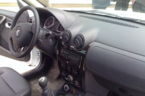  Renault/Dacia Duster 4x4,    Logan